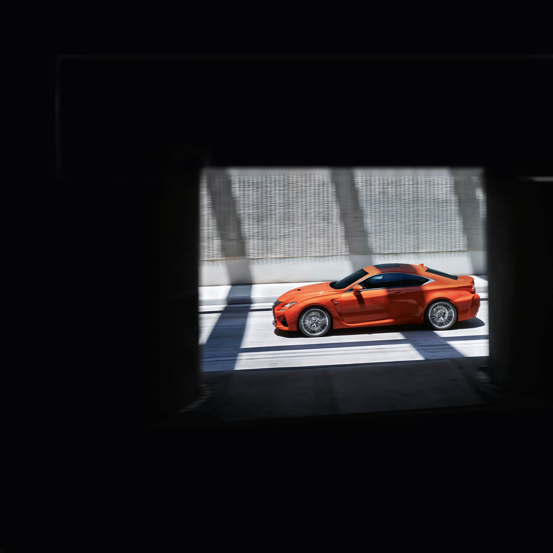 Lexus RC F rot Seitenansicht