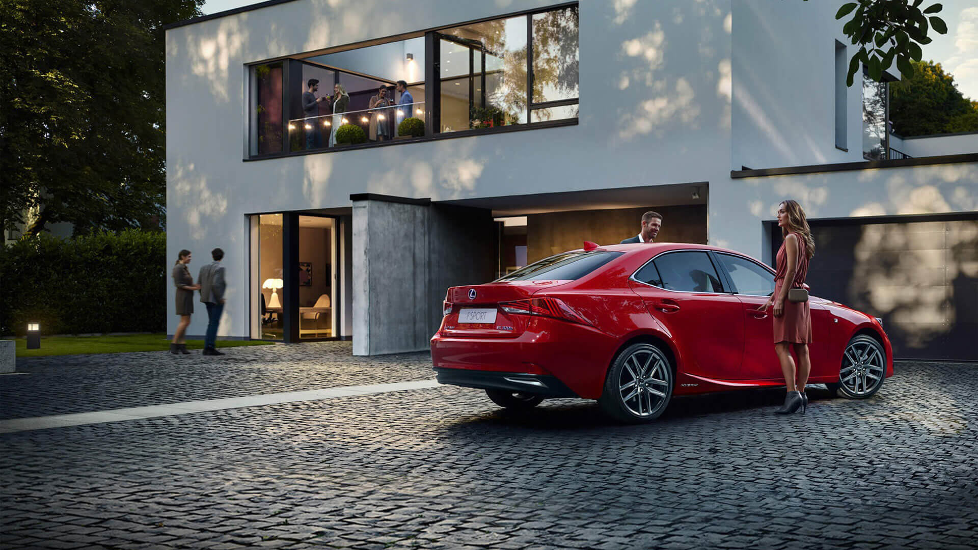 Lexus IS 300h Hybrid 2019 rot F Sport