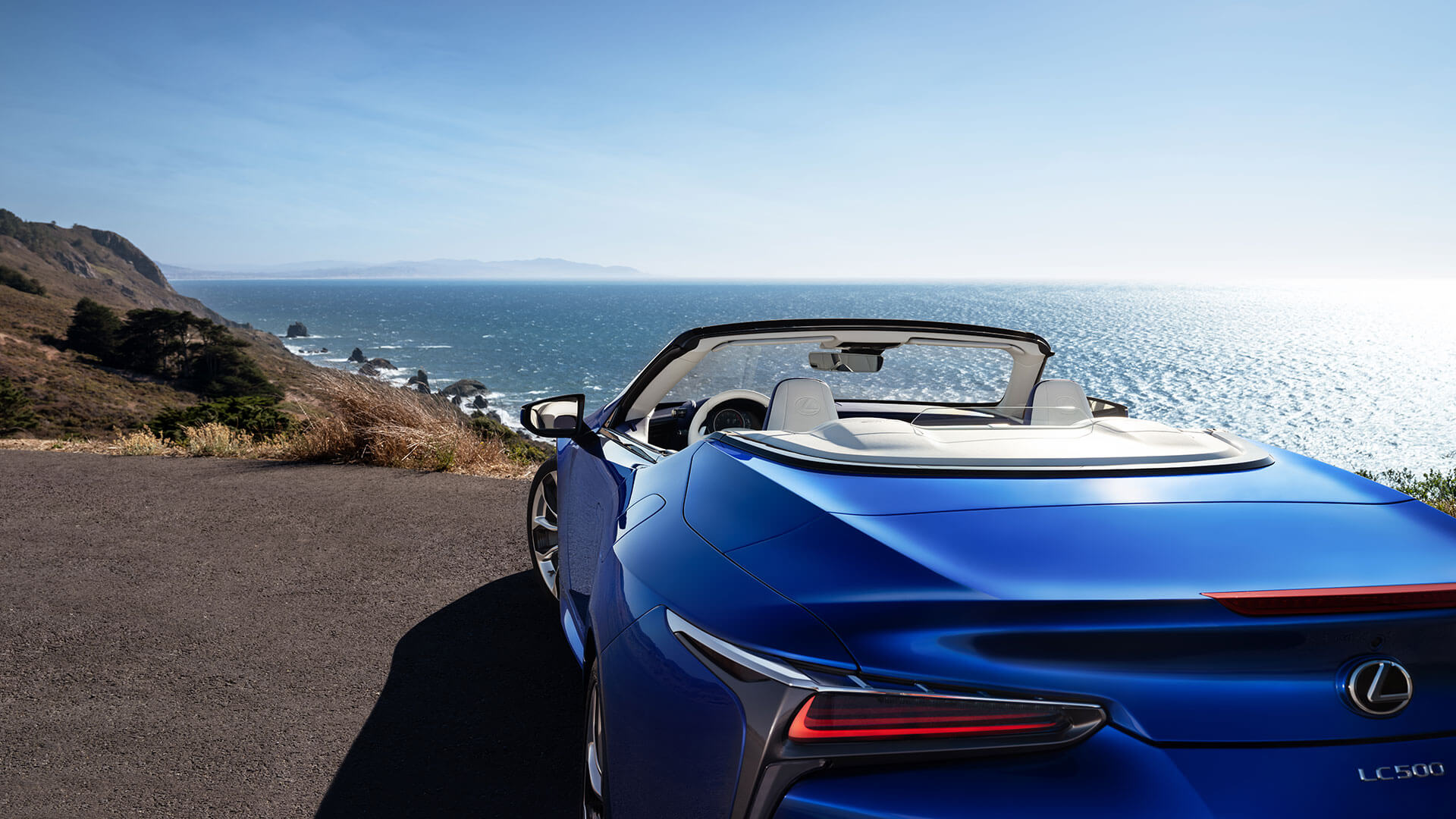 LC Convertible Best Luxury Car Award 07