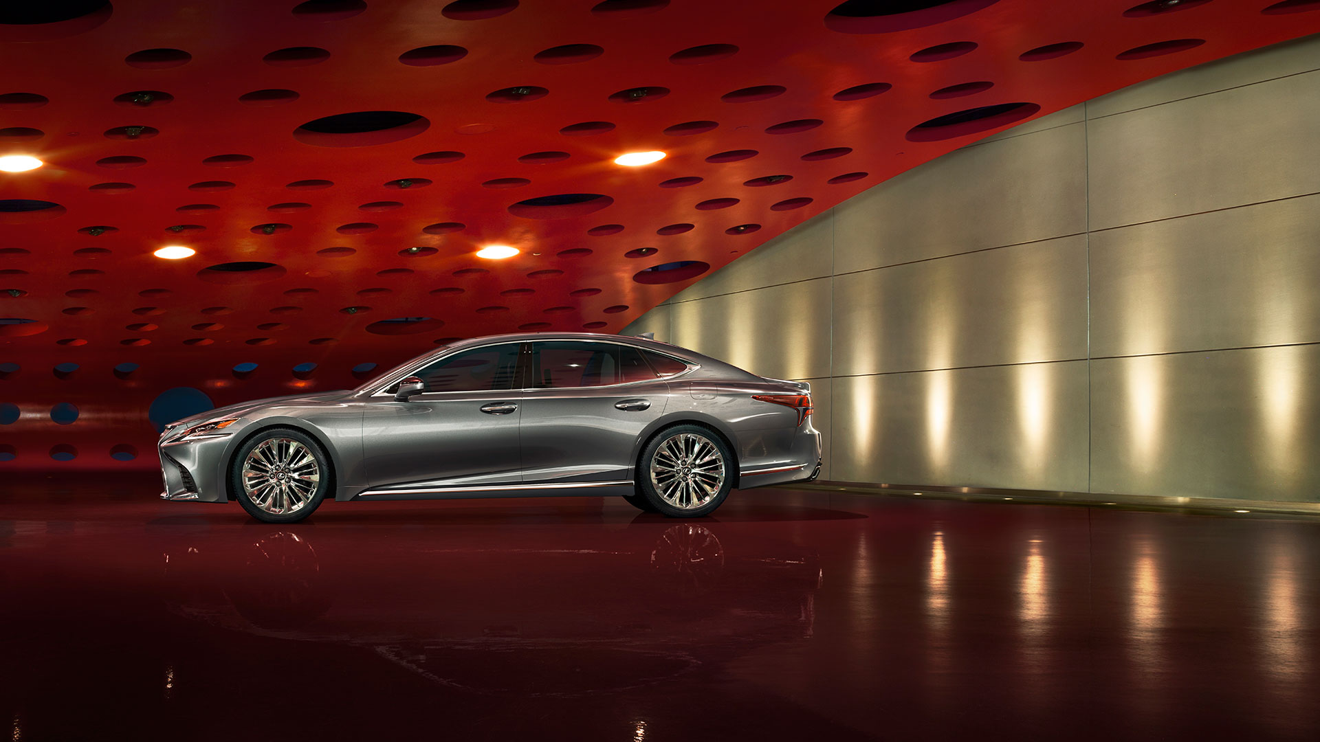 Nuevo y flamante LS 2018 Lexus reimagina su sedán hero asset
