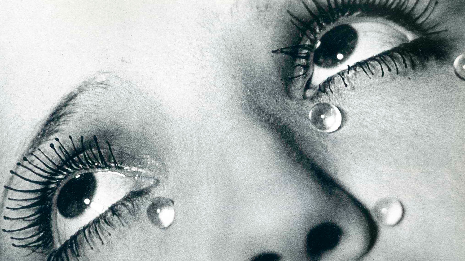 Aquellos retratos de Man Ray hero asset