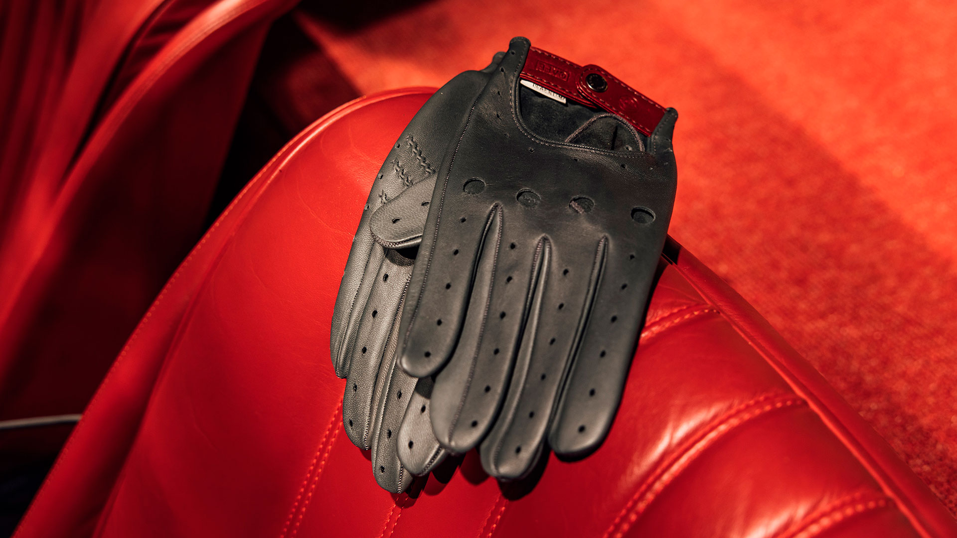 Imagen de los complementos de Café Leather
