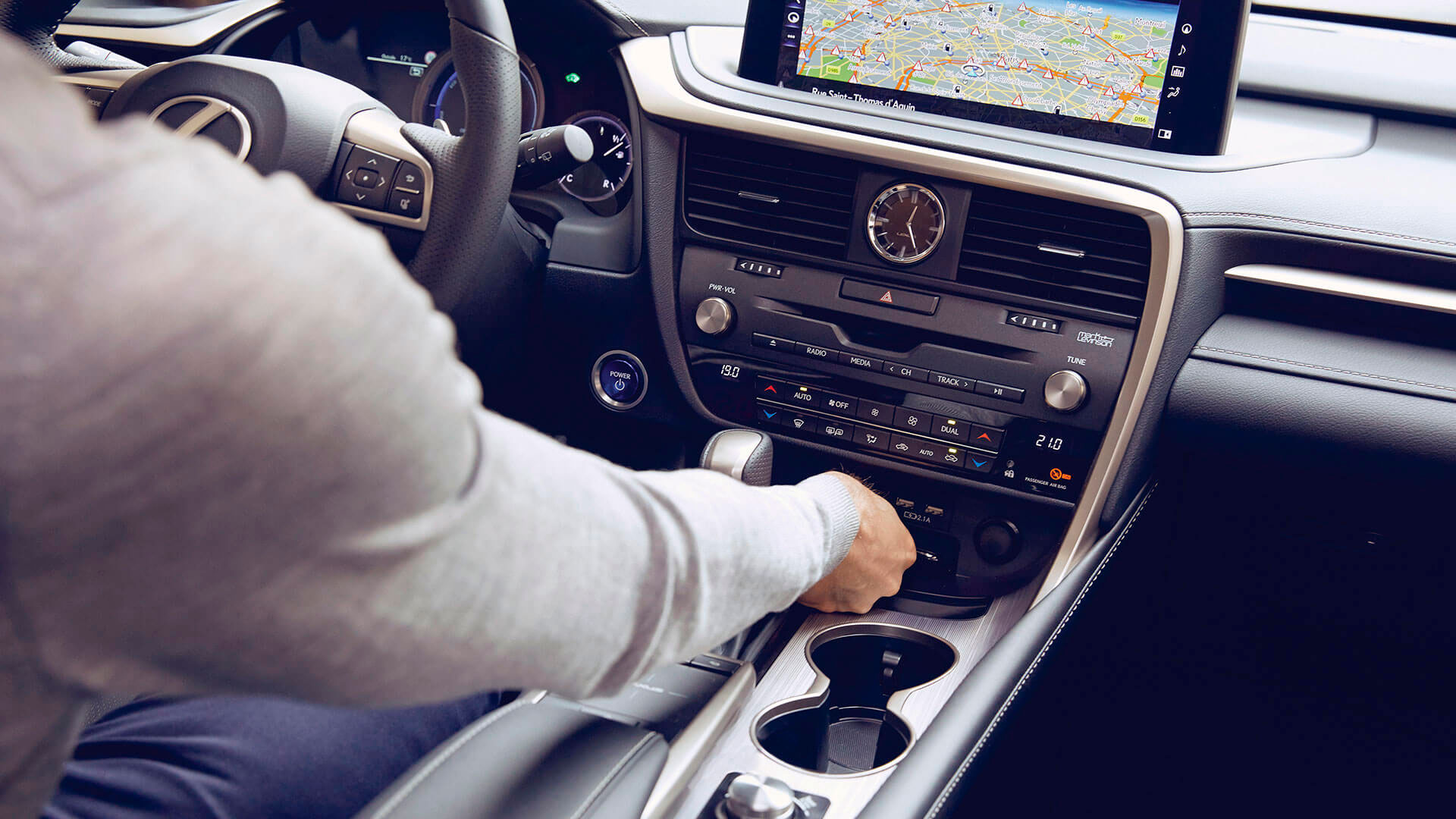 Imagen de un vehículo Lexus híbrido