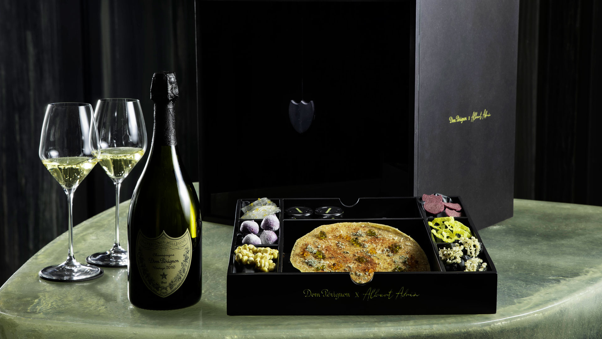 Chips y champagne hero asset