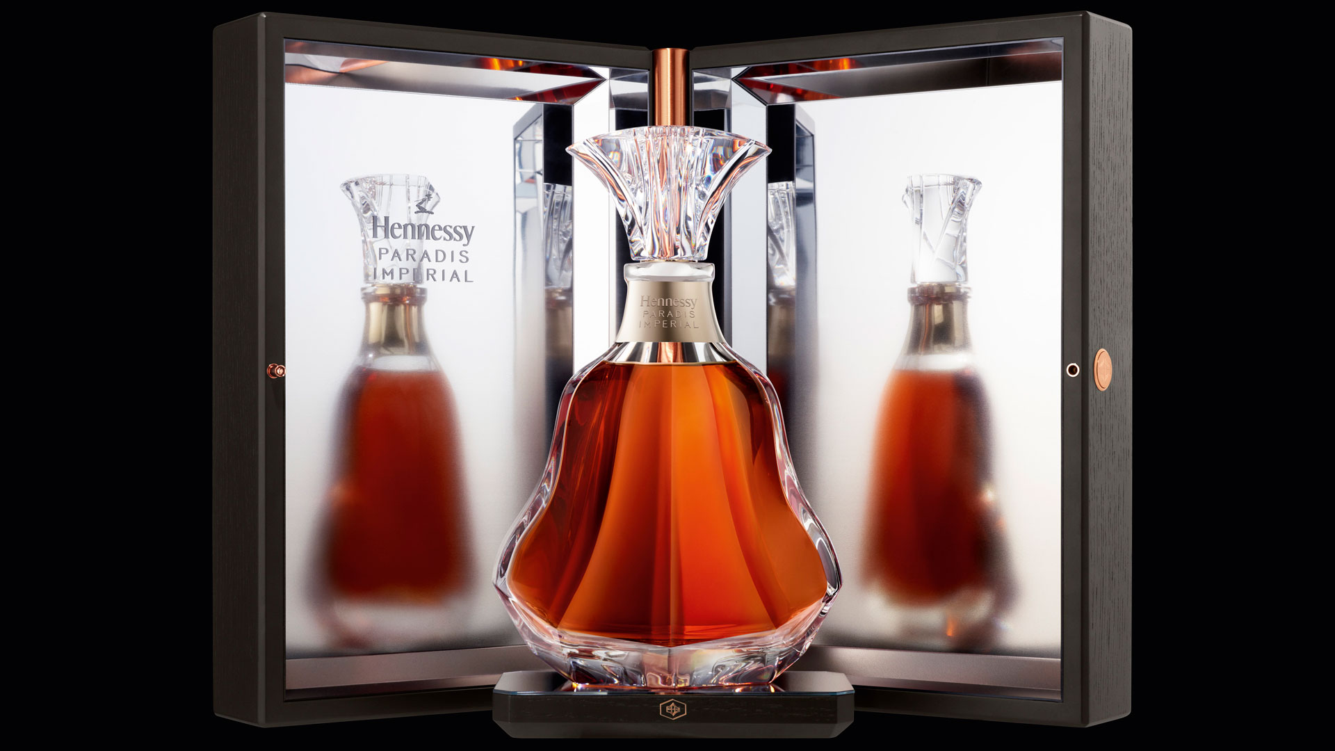 Imagen del baúl de Hennessy diseñado por Louis Vuitton