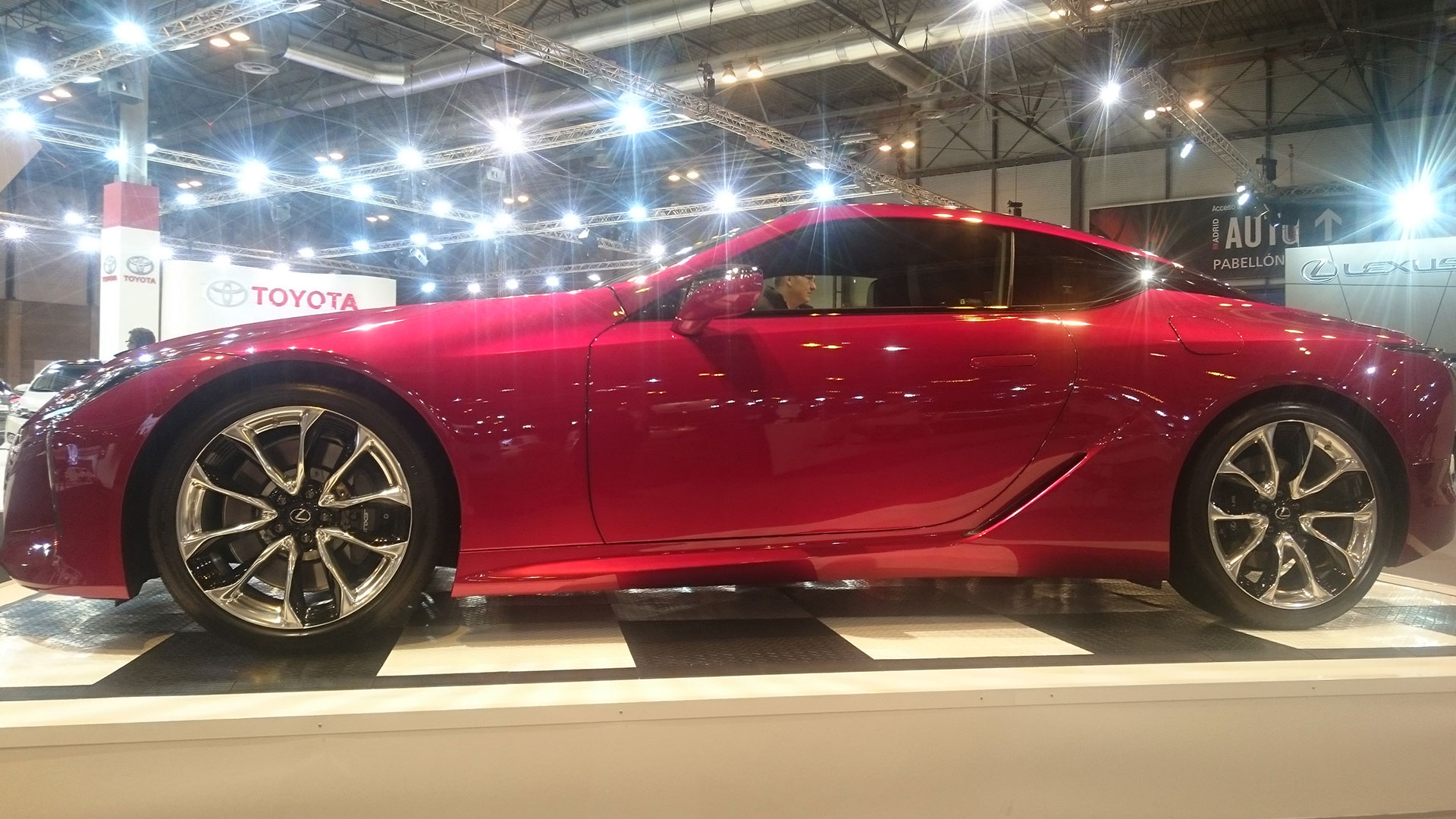 Lexus presenta el nuevo LC 500 hero asset