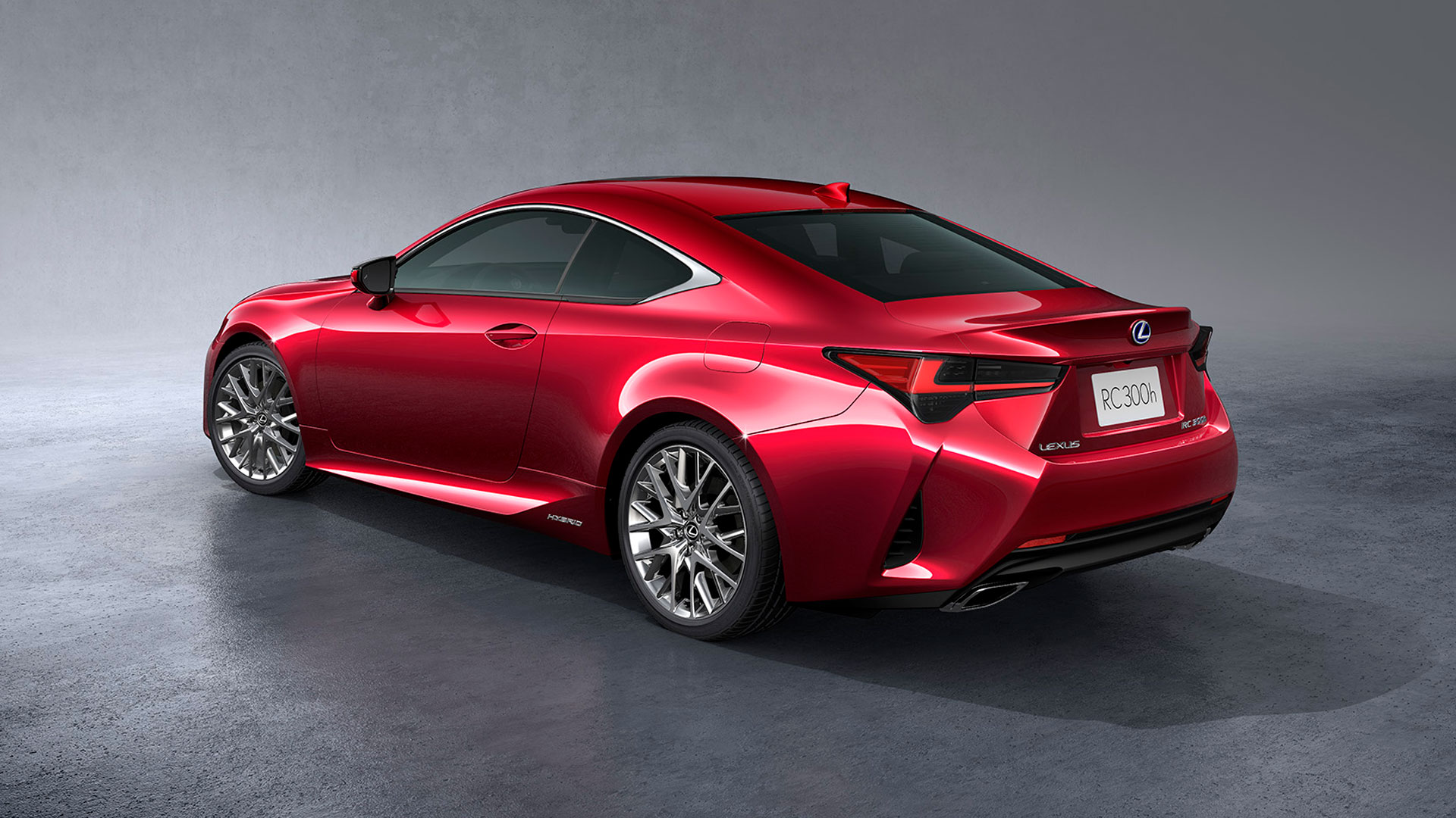 Imagen del nuevo coupé deportivo RC 300h en color rojo