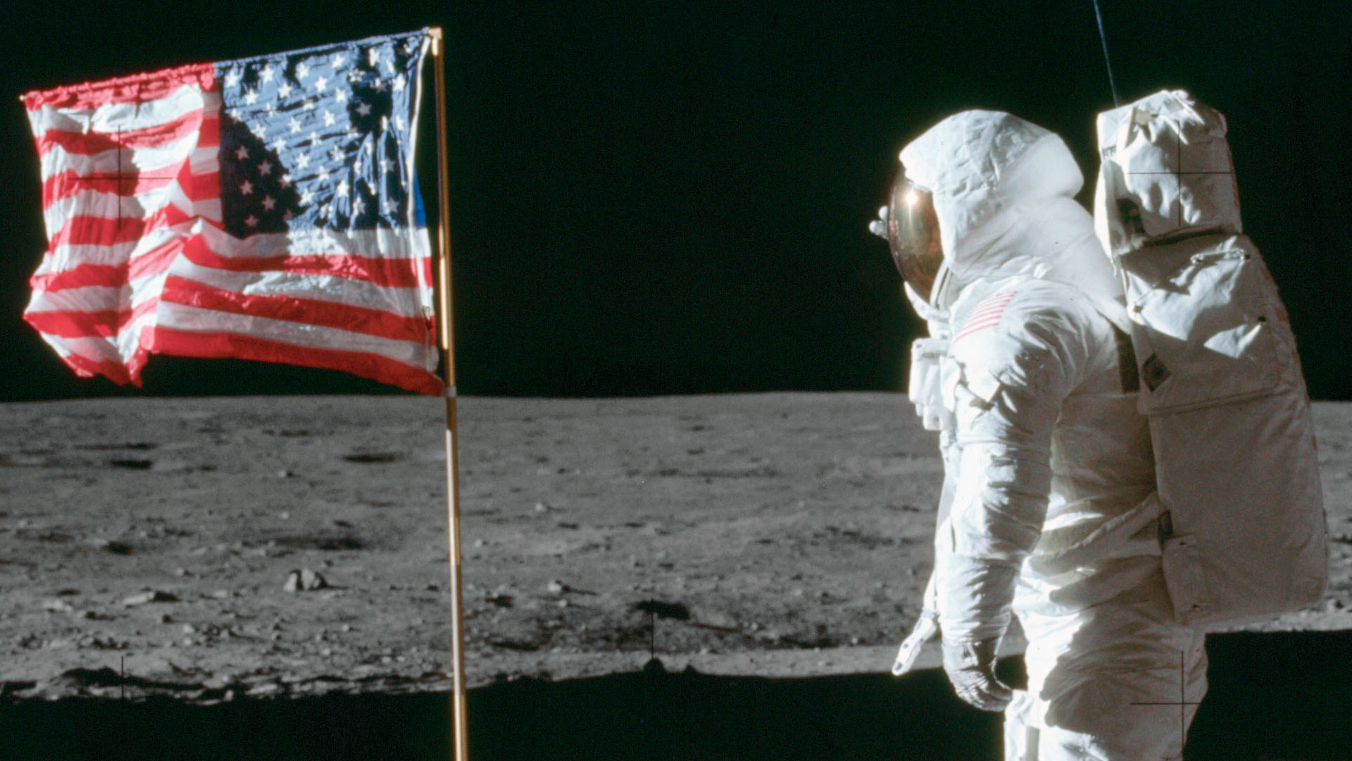 Imágenes del libro A man on the Moon de Taschen