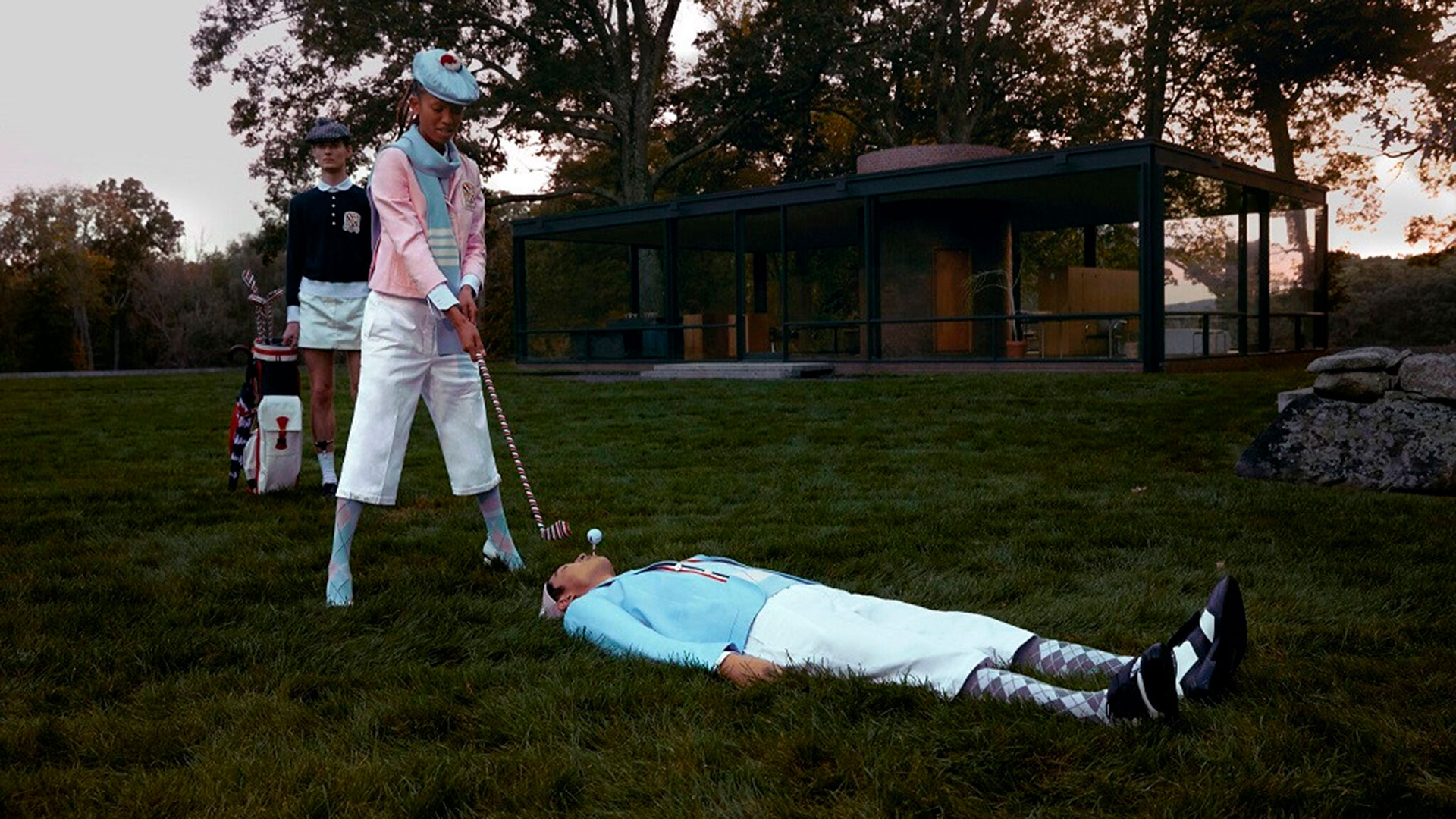 Modelos con la colección inspirada en el golf de Thom Browne