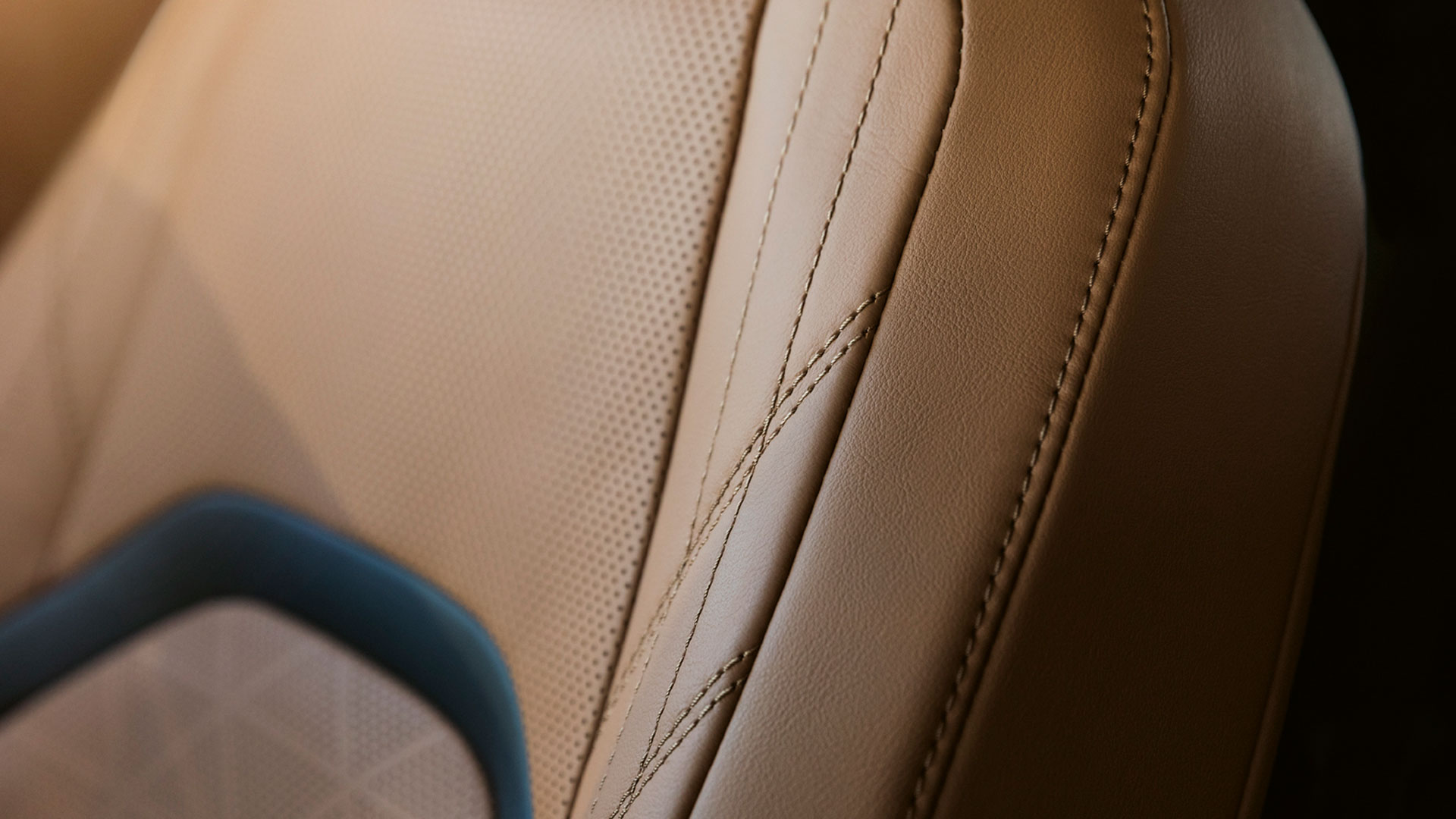 Imagen del nuevo suv compacto Lexus UX