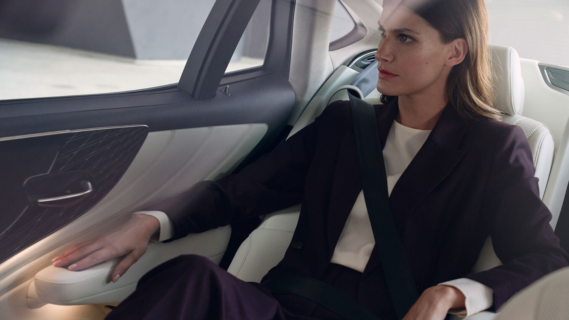2020 lexus ls gallery 15