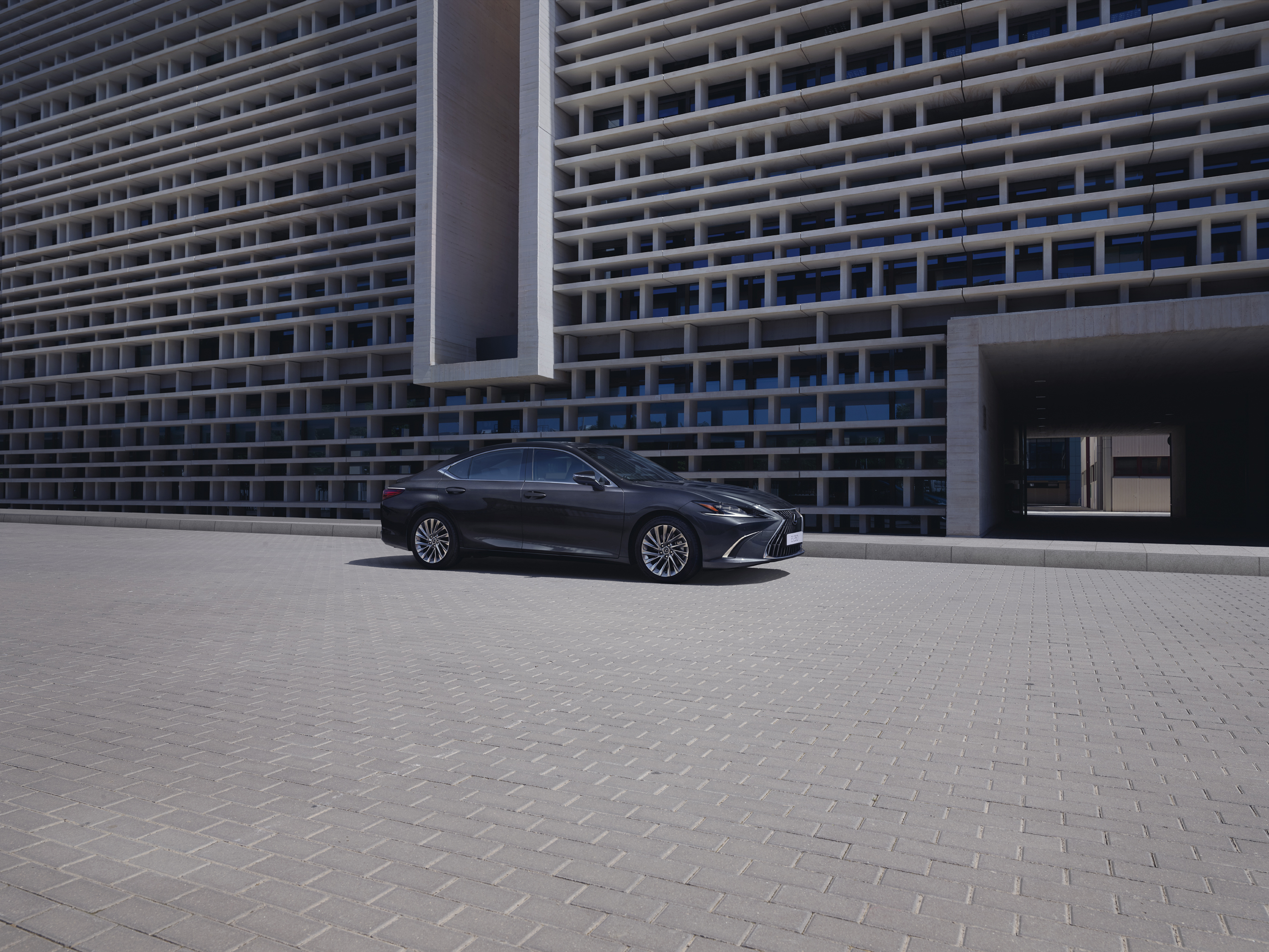 3 2019 lexus es petrol gallery 012 lifestyle