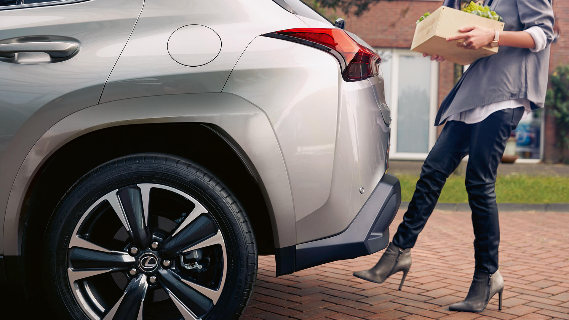 2022 lexus ux gallery lifestyle 07