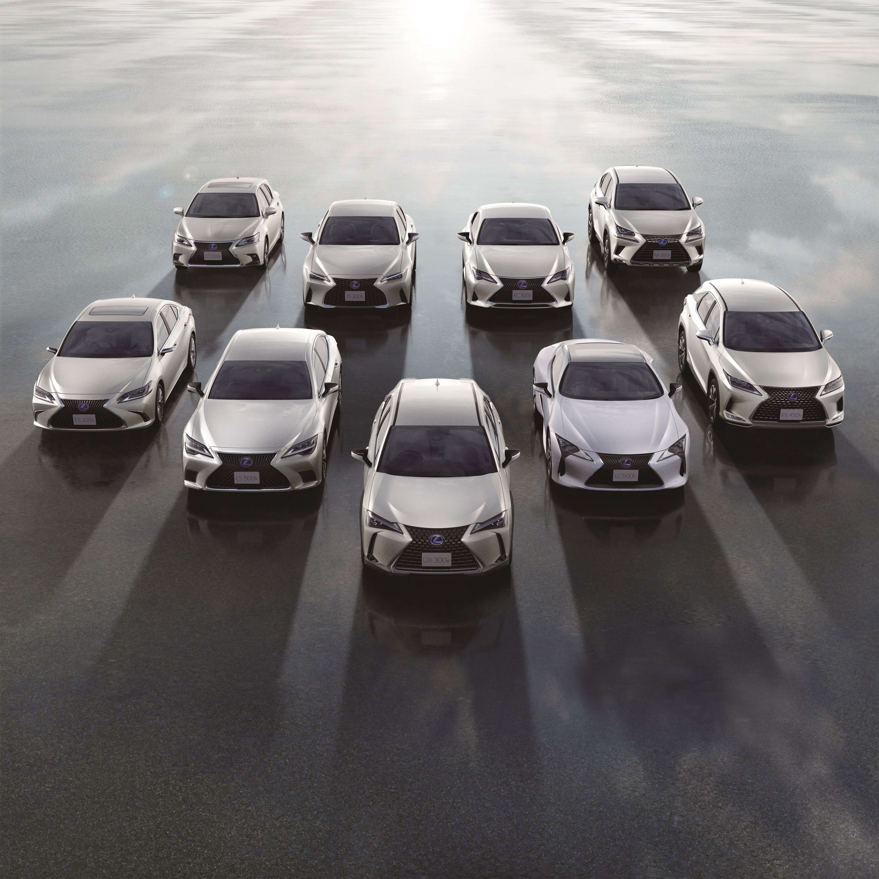 Lexus com vendas de 2 milhoes de carros eletrificados Image