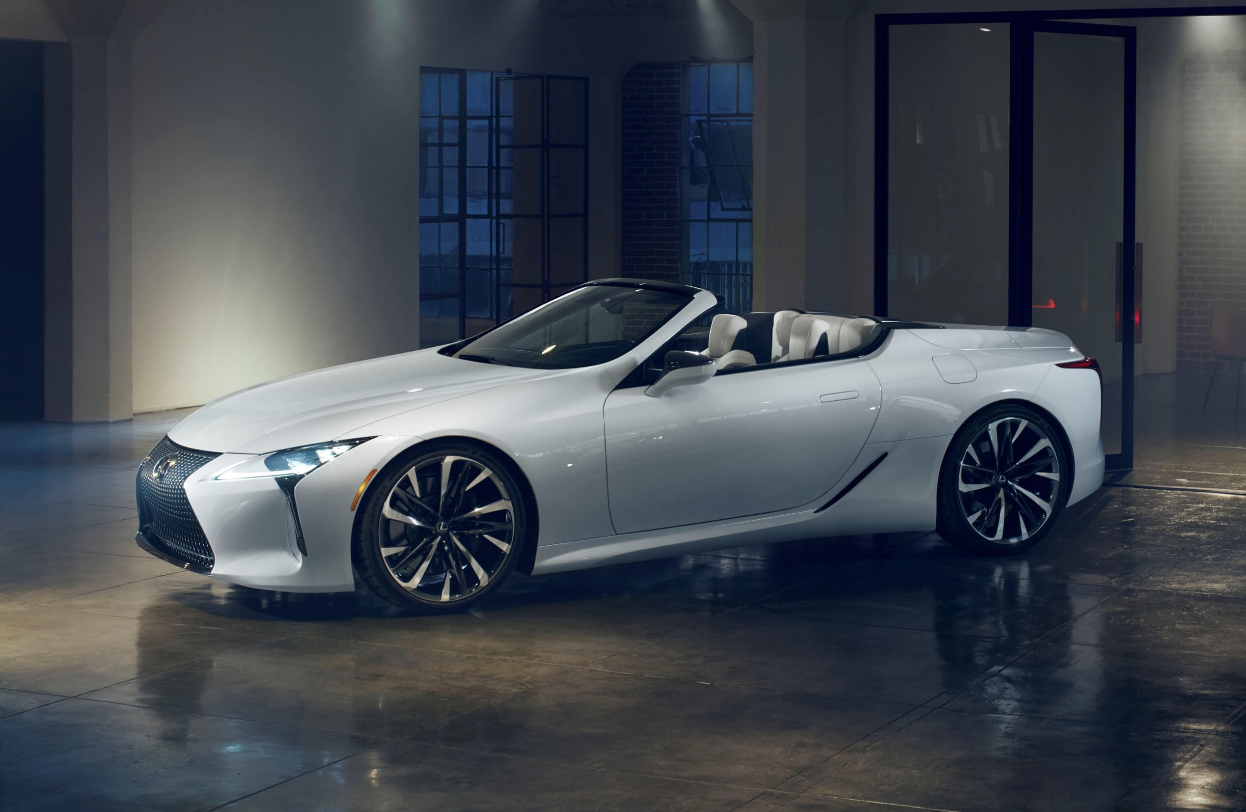 Concept Lexus LC descapotavel apresentado no salao de detroit 2019