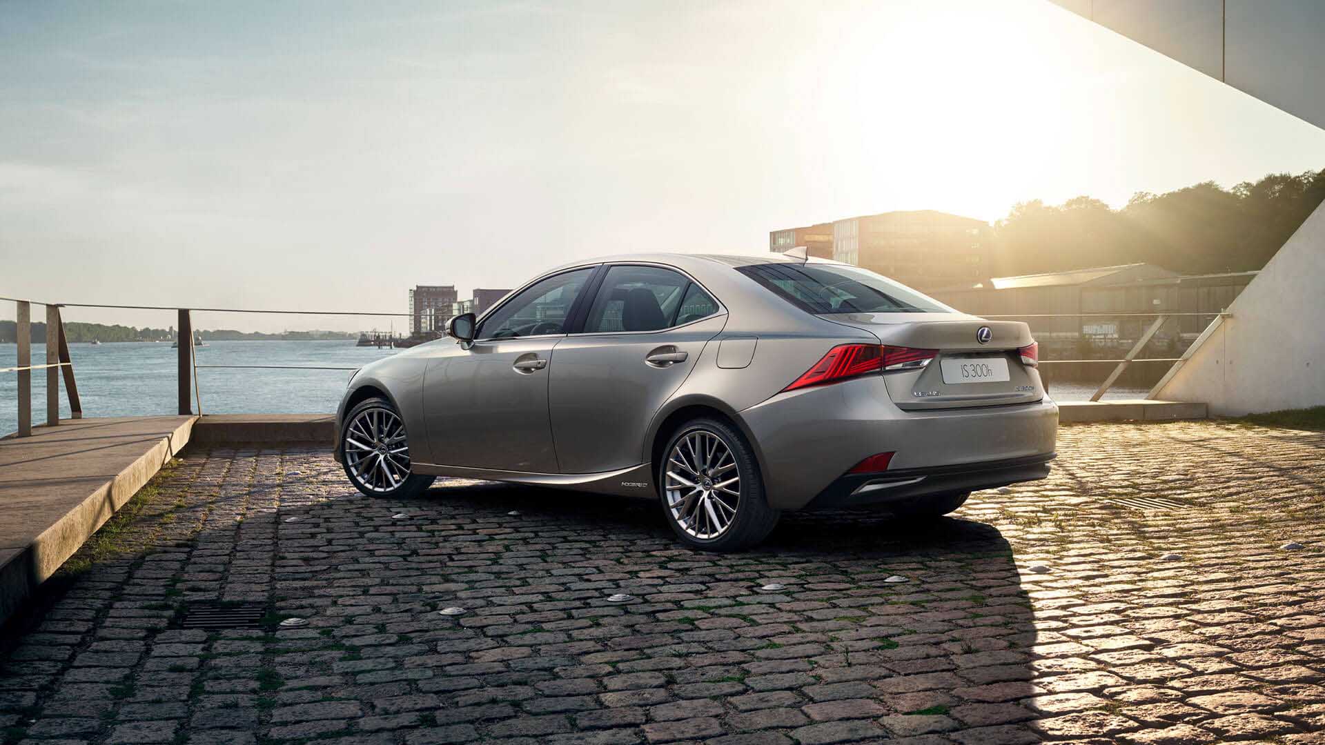 2017 lexus is gallery 009 exterior