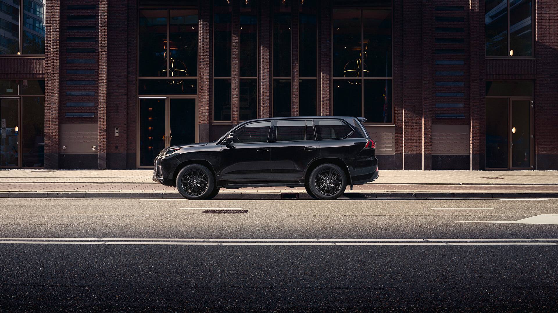 2018 lexus lx black gallery01
