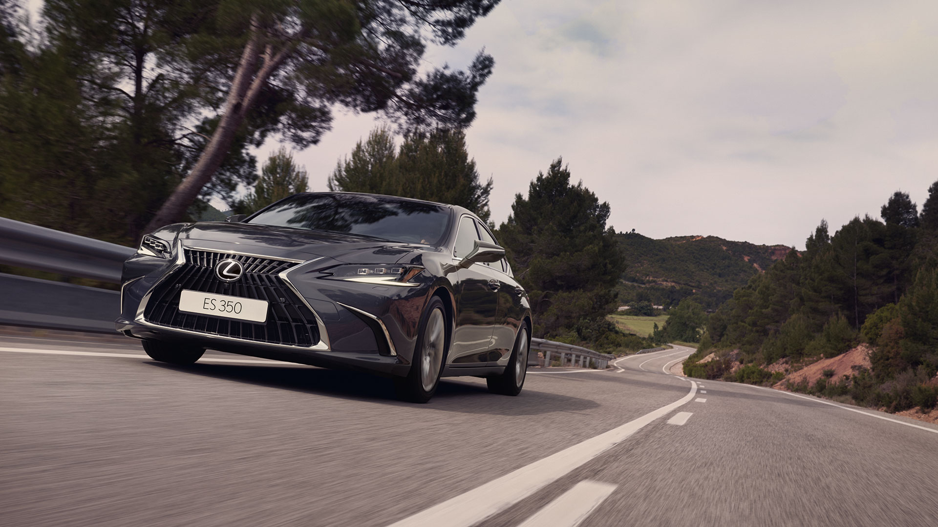 Copy of 2019 lexus es hybrid hero
