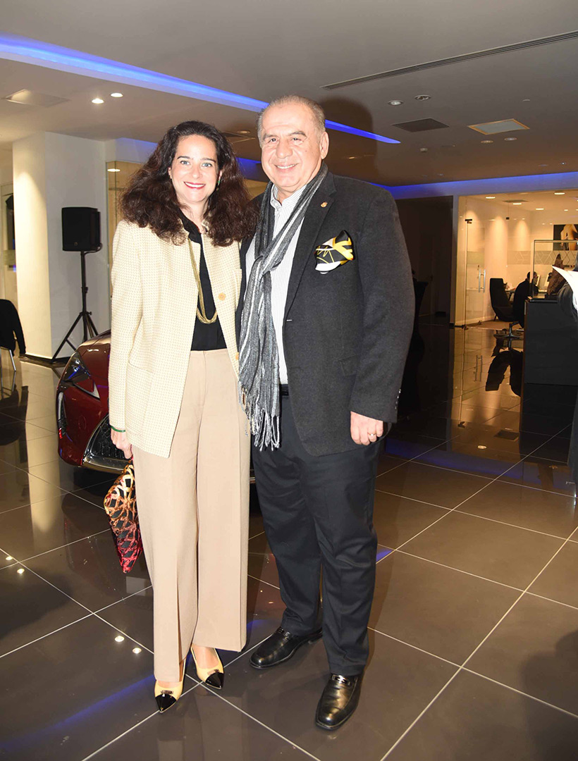 lexus dolmabahcede azarnegari eserinin lansmani yapildi gallery10