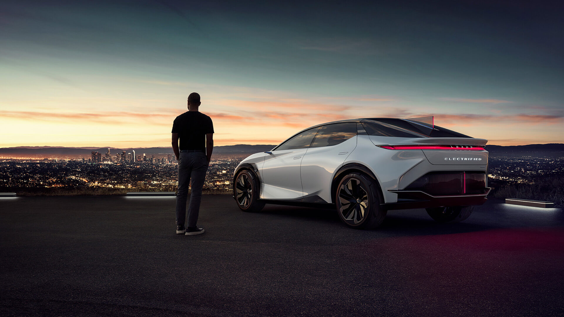 Lexus 2 Milyon Elektrik Motorlu Araç