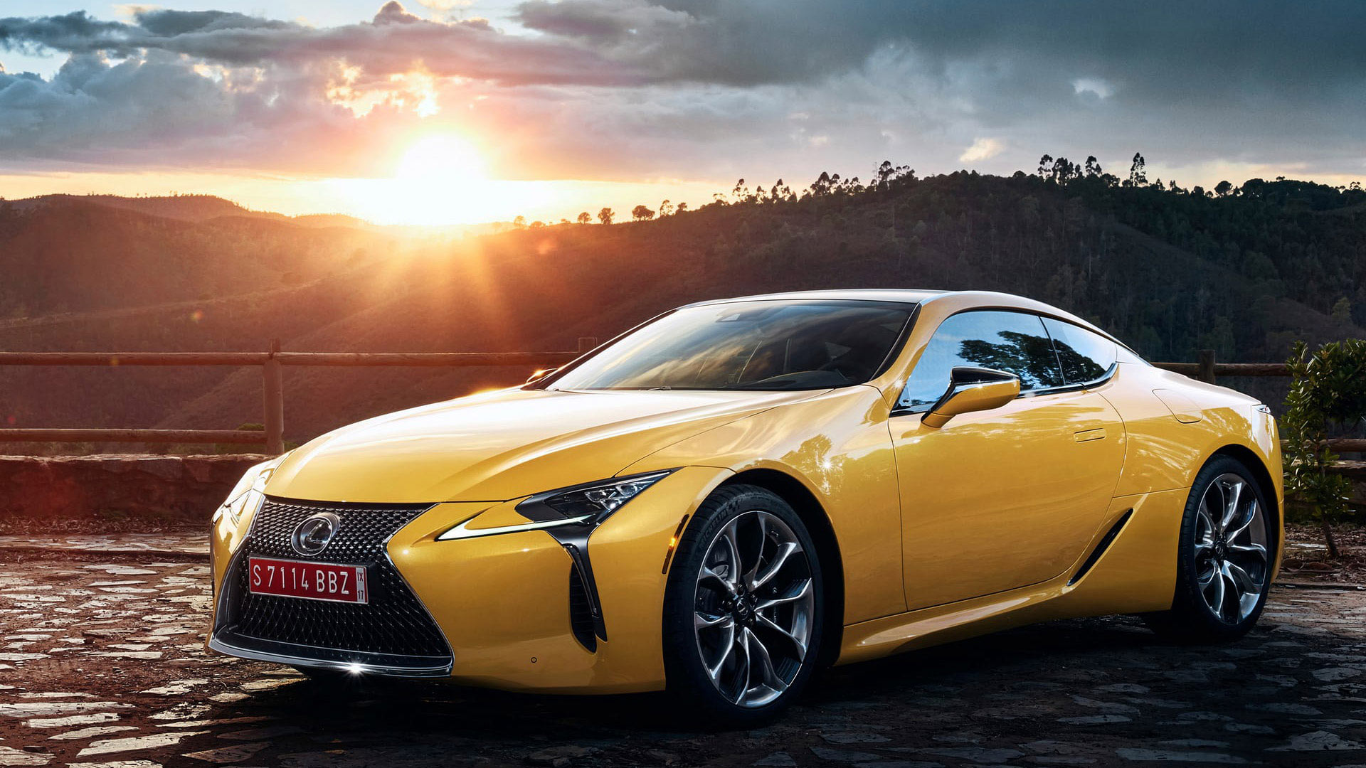 Lexus LC Yellow Edition gallery01 1920x1080 v2